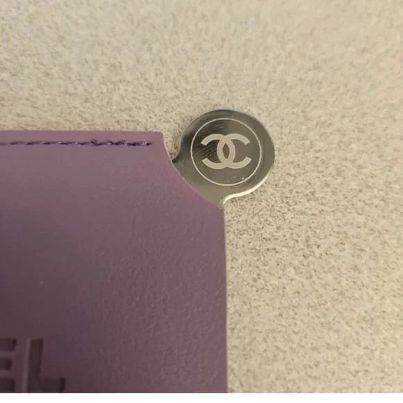 Chanel color purple 💜Beauty mirror in pouch & card holder pouch NIB - Picture 3 of 6